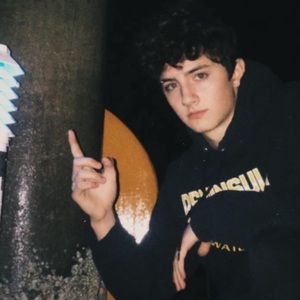 Meet your Posher, Logan